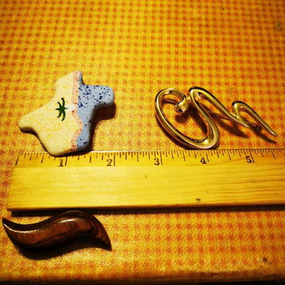 Trio of Vintage Brooches - Picture 12 of 12